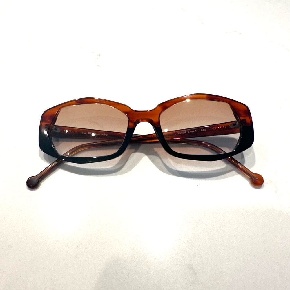l.a.Eyeworks Corner Table